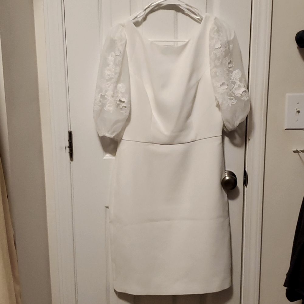 BCBGMAXAZRIA size 6 white dress